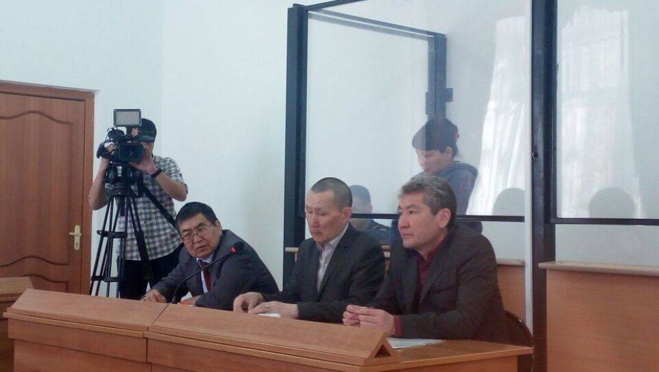 Отказавшуюся от сына за 60 тысяч тенге мать судят в Актобе