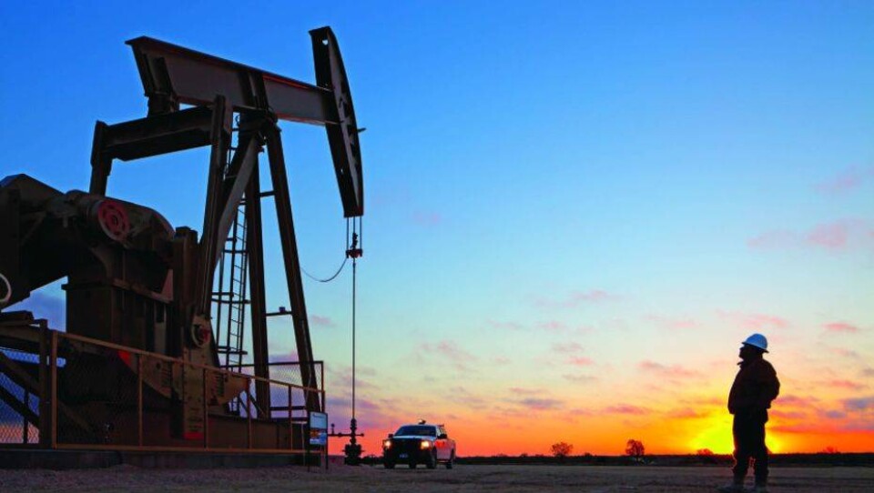 Казахстан продолжит добывать по 1,8 млн баррелей нефти в сутки до конца года