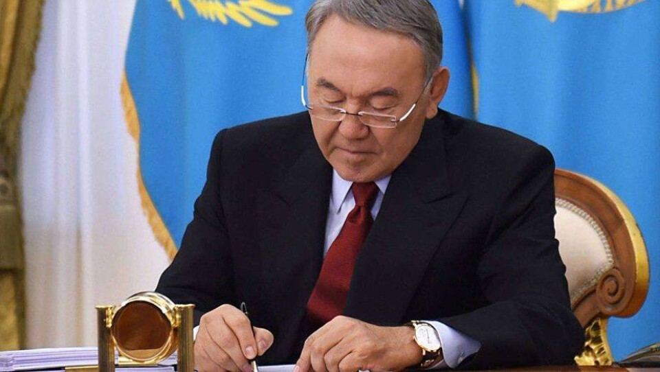 Президент Казахстана подписал закон о трансфертах из Нацфонда 