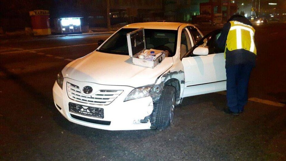 В Алматы пьяный водитель на переходе сбил пешехода и убежал