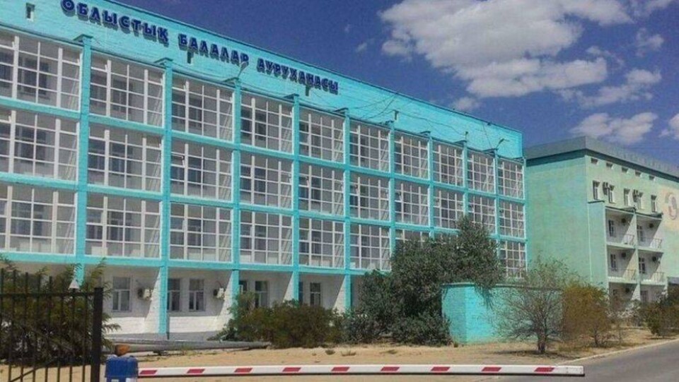 Биртанов вступился за врача, которому дали сутки ареста из-за конфликта с посетительницей