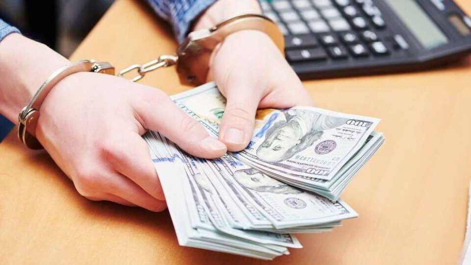 Уволенный сотрудник СЭР вымогал у алматинского предпринимателя 30 млн тенге
