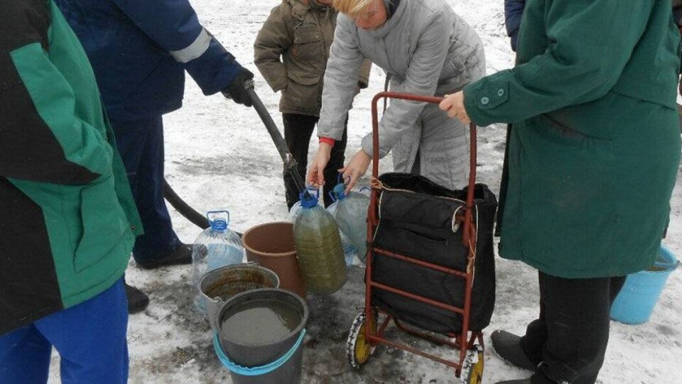 Жители Шахана и микрорайонов Шахтинска четыре дня сидят без воды