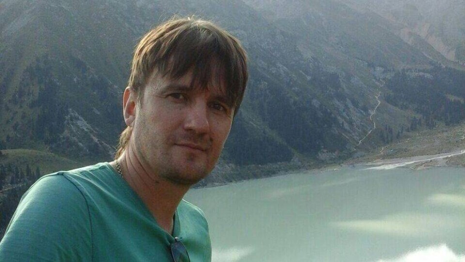 В горах под Алматы третьи сутки ищут туриста