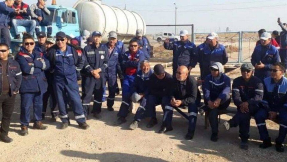 Водители на месторождении "Каражанбас" в Мангистау потребовали повысить им зарплату