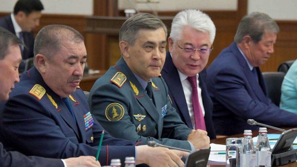 Токаев объявил строгий выговор министру обороны из-за взрывов в Арыси