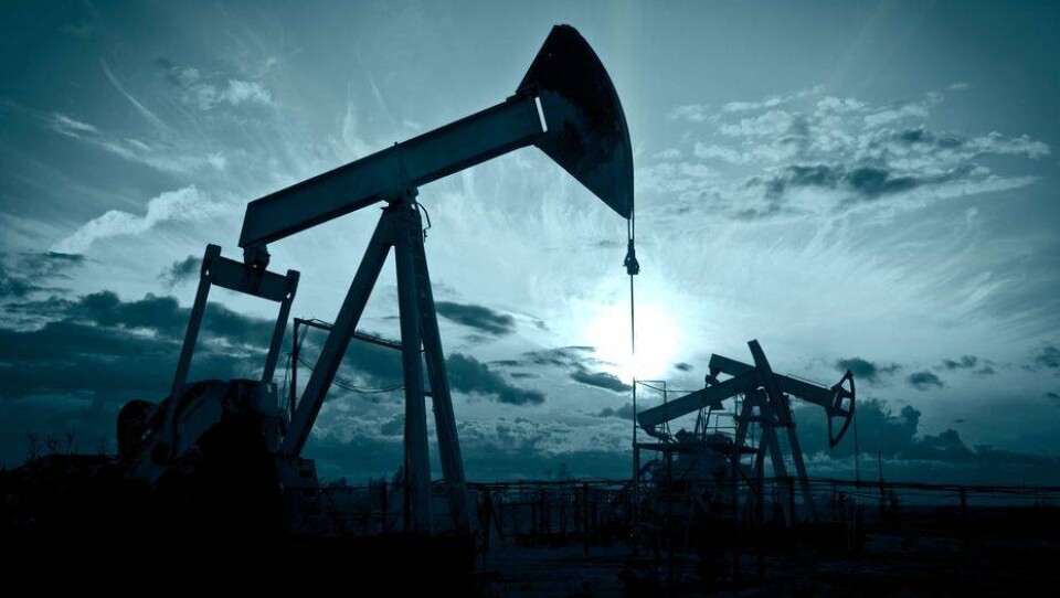 Цены на нефть упали до минимума за 18 лет. В США компания доплатила покупателю, чтобы сбыть нефть