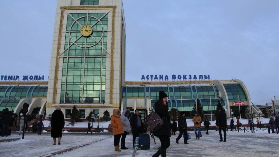 Остановку у вокзала в Астане на полчаса оцепили спецслужбы