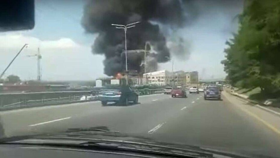 В Алматы произошёл пожар в строящейся школе, взорвался газовый баллон