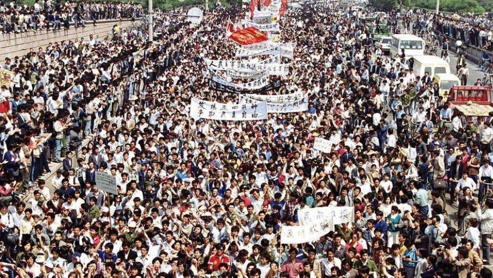 "Цензура — плохо". На Reddit удалили, а потом вернули фото 1989 года с площади Тяньаньмэнь