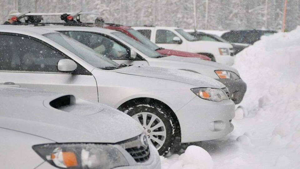 В двух регионах страны закрыли дороги из-за метели