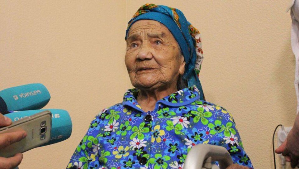 В Караганде врачи успешно заменили сустав 101-летней пациентке