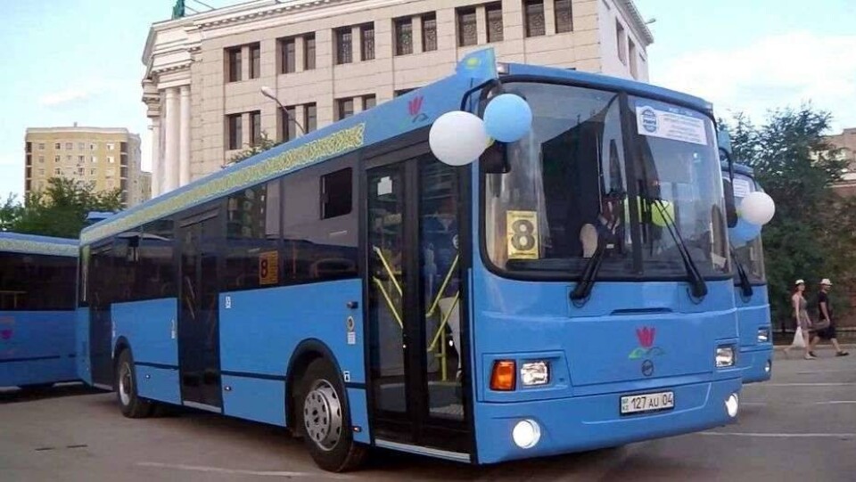 Жители Актобе до конца года могут ездить на автобусах со скидкой в 10 тенге
