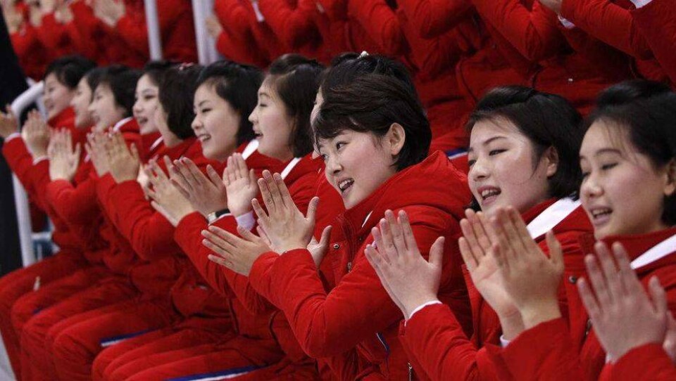 КНДР отправила в Пхёнчхан болельщиц, призывающих к единству Кореи