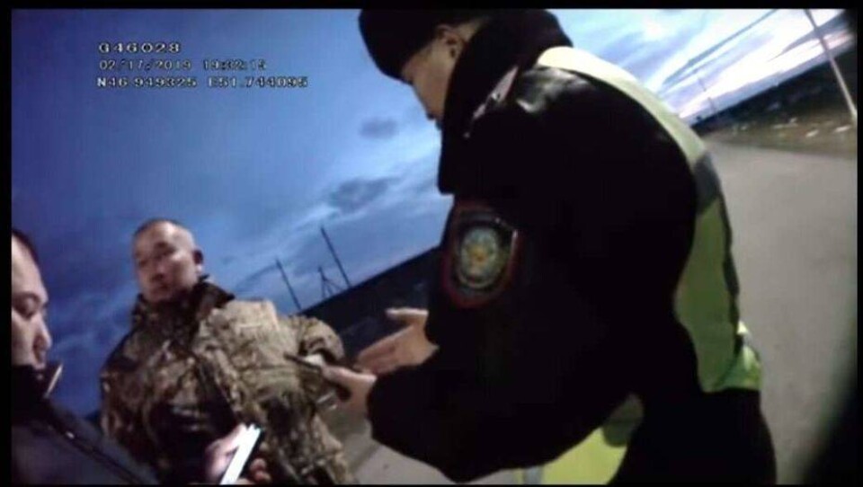 Пятеро полицейских лишились должности из-за конфликта с сотрудниками Нацбюро в Атырауской области