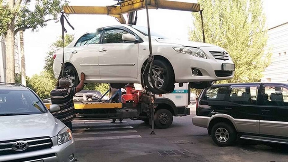 У должников по алиментам забирают автомобили в Жамбылской области