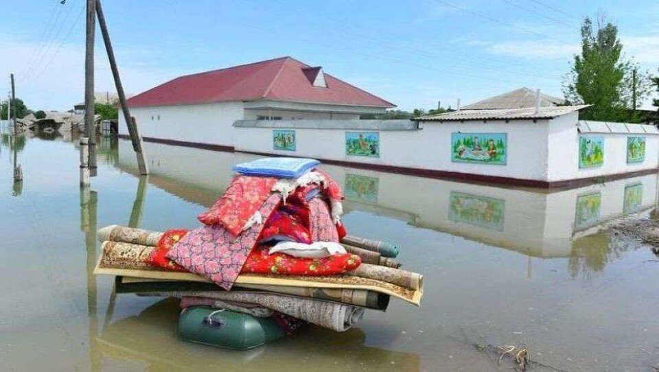 Наводнение в Туркестанской области: Уровень воды снижается, жители семи сёл возвращаются домой