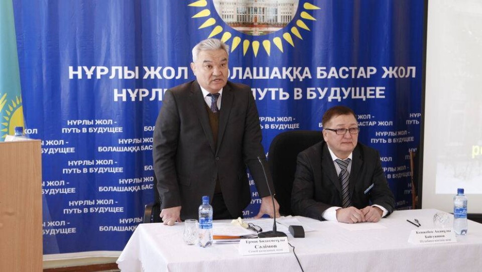 Сельский аким посвятил стихи градоначальнику Семея Ермаку Салимову 