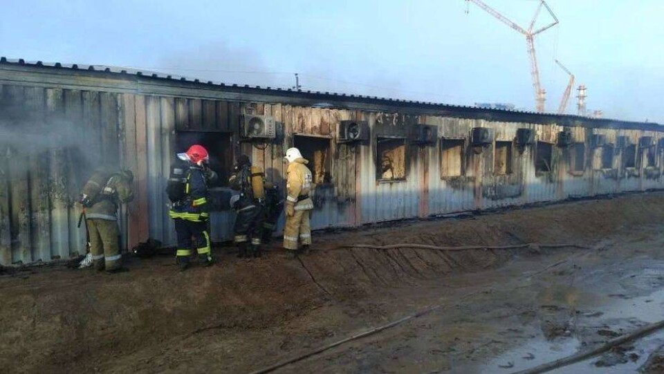 Один из пострадавших во время пожара в Карабатане скончался в больнице