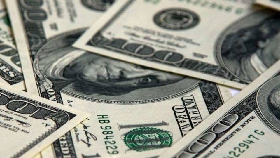 Курс тенге к доллару: после вчерашнего укрепления нацвалюта вновь потеряла в стоимости