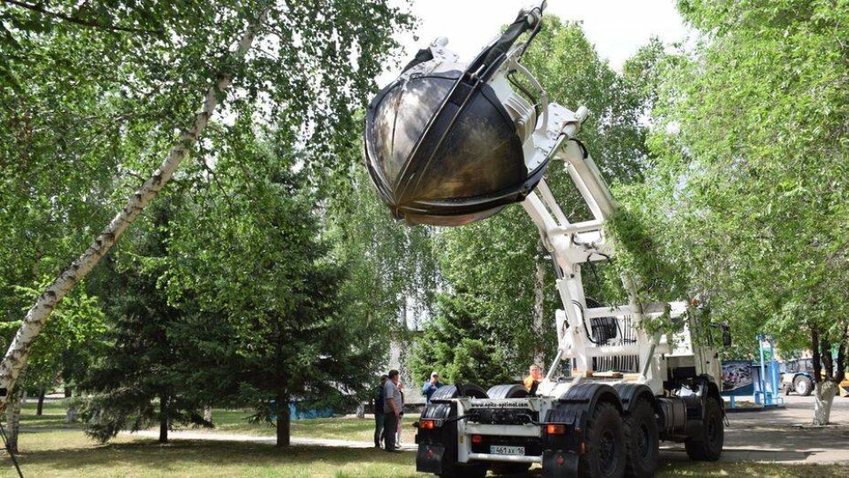 В Усть-Каменогорске появилась чудо-машина по пересадке больших деревьев