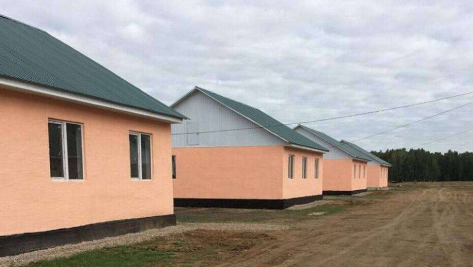 Аким района в СКО получил строгий выговор за холод, сырость и плесень в новых домах для переселенцев