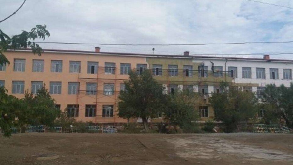 Капитальный ремонт школы в посёлке Бестобе идёт полным ходом