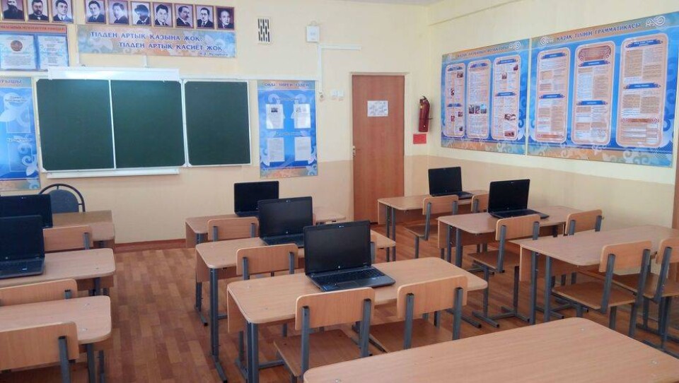 В Усть-Каменогорске и Семее из-за гололёда отменили занятия в школах
