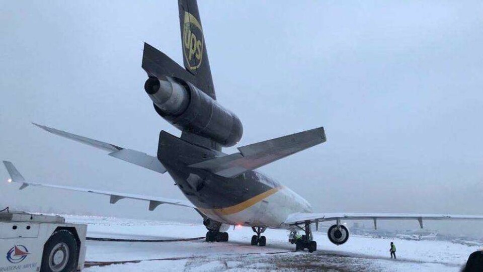 В аэропорту Алматы самолёт иностранной компании выехал за пределы полосы