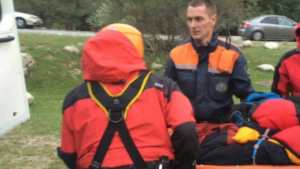 В горах Алматинской области российскому туристу пробило голову упавшим камнем