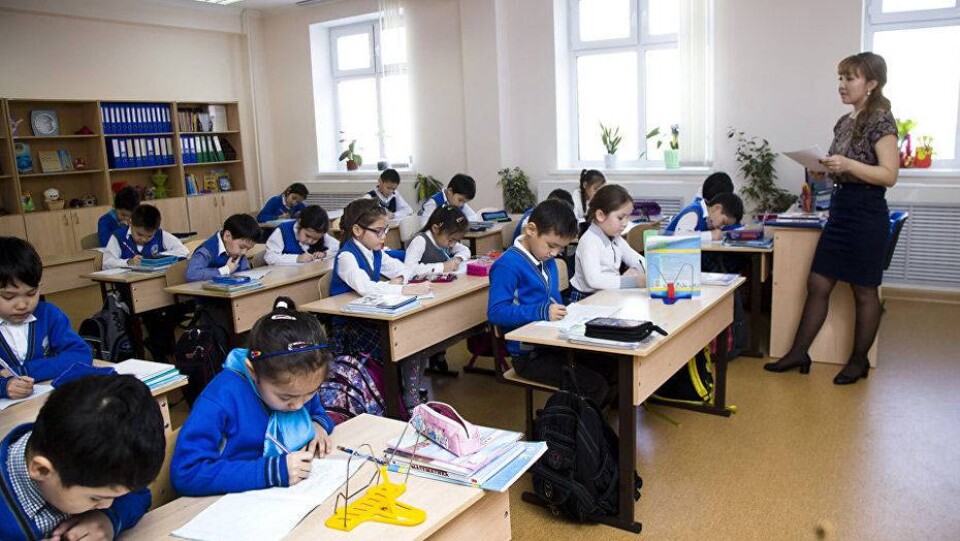 Почему казахстанцы слабо владеют английским и казахским языками, выяснили в ВКО