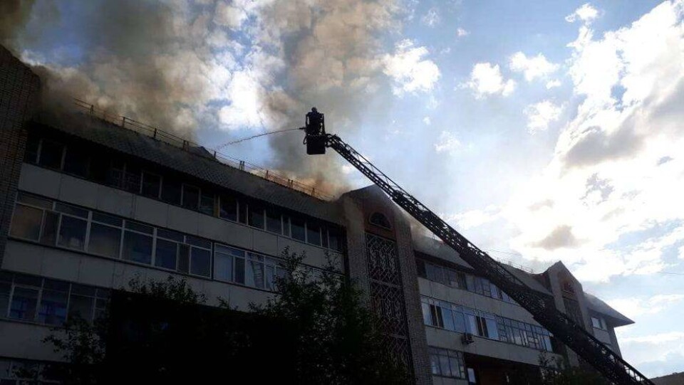 В Астане из-за пожара эвакуировали жильцов пятиэтажки