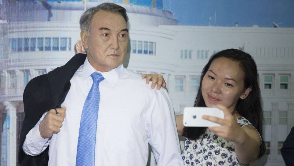 Автор воскового Назарбаева: "Наши люди не могут нормально фотографироваться"