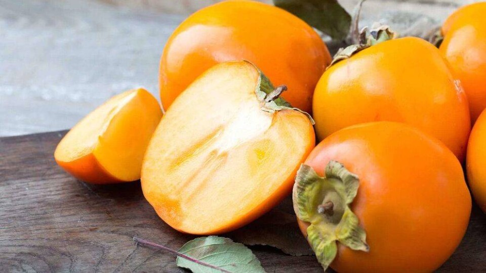Казахстан снял запрет на ввоз картофеля, яблок и хурмы из Кыргызстана. Он действовал три месяца