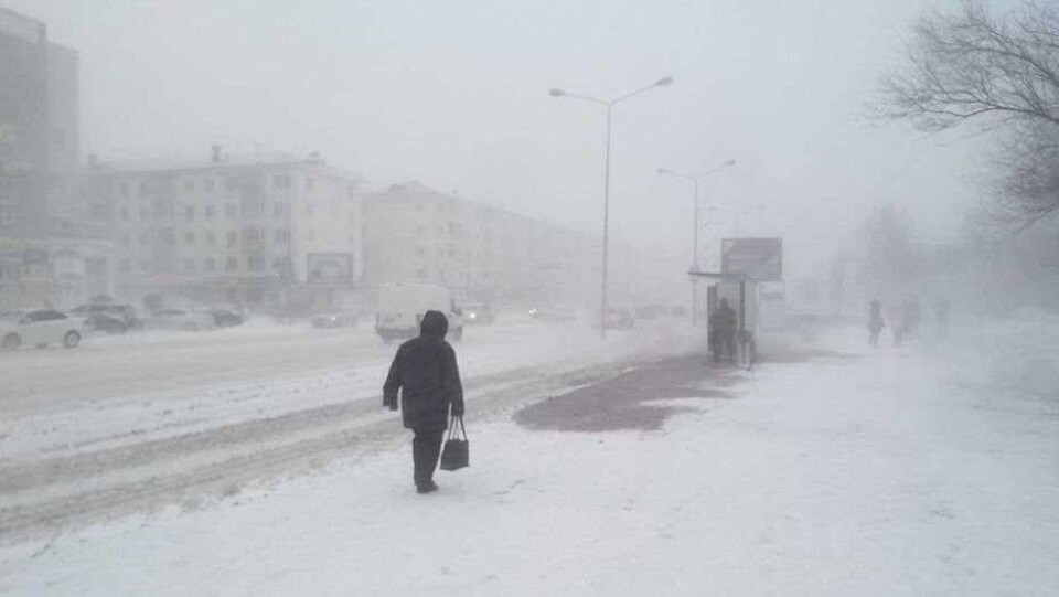 Пострадавший во время бурана в Астане мужчина скончался в больнице