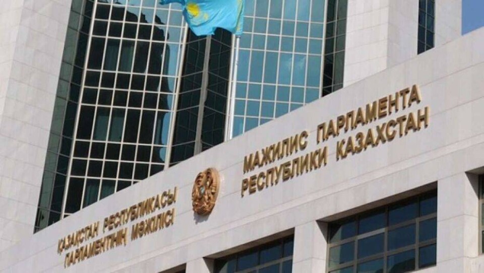 Депутаты "Ак жола" воздержались при голосовании по законопроекту о техрегулировании в мажилисе