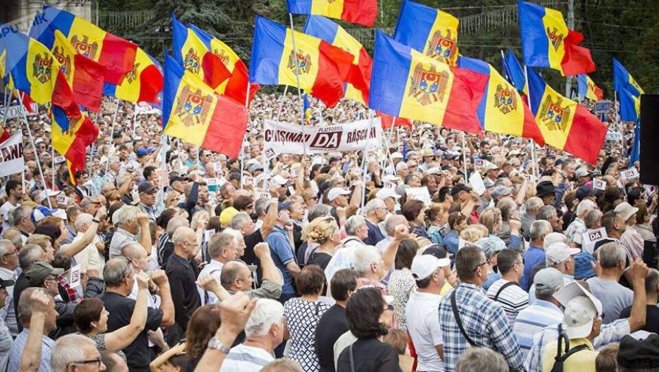 Акцию протеста с требованием отставки правительства провели оппозиционеры в Молдове