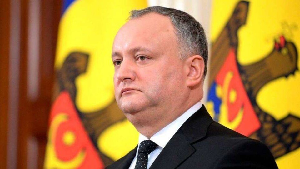 Президента Молдовы в третий раз отстранили от должности