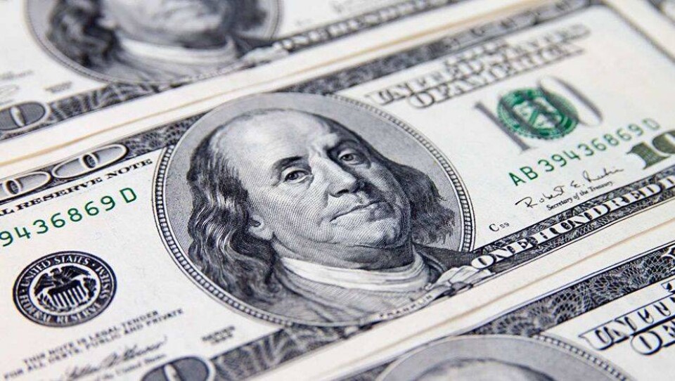 Курс доллара на выходные составит 333,36 тенге