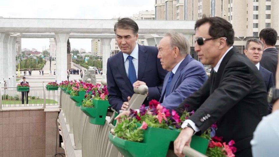 Нурсултан Назарбаев открыл ботанический сад в Астане