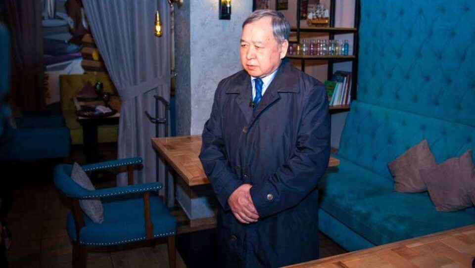 "Вместо водки нужно пить кумыс". Кандидат в президенты Тугел пришёл с рейдом в ночной клуб