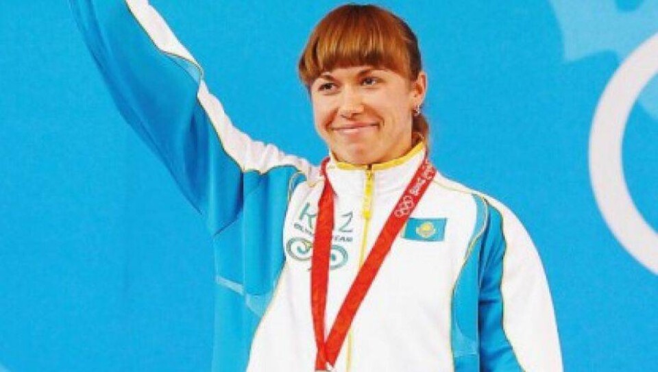 Казахстанскую штангистку Аллу Важенину признали олимпийской чемпионкой