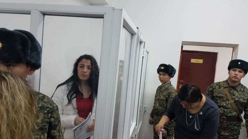 Транс-женщина обвинила сотрудника КНБ в изнасиловании в колонии. Заведено уголовное дело