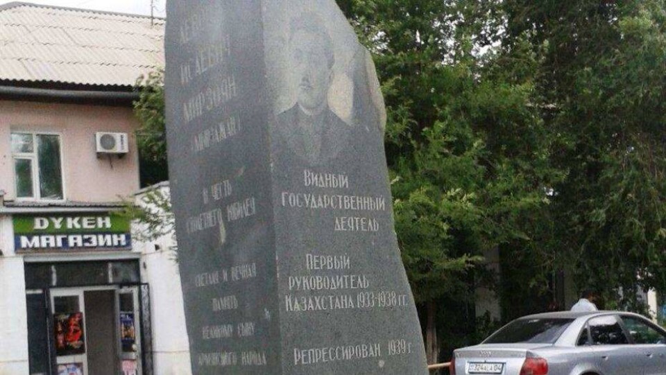 Памятник Мирзояну требуют снести в Актобе