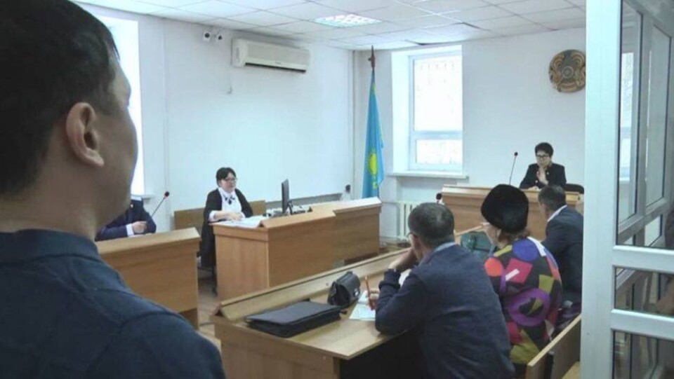 Охранников, избивших посетителя кафе в Павлодаре, освободили от ответственности 