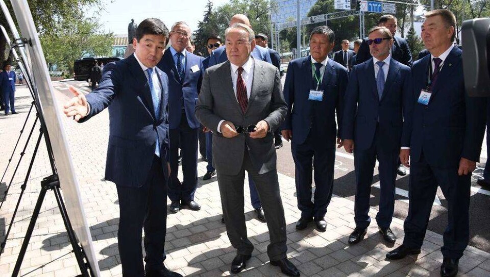 Нурсултан Назарбаев осмотрел реконструированные улицы Алматы