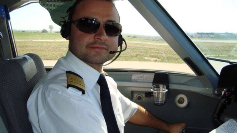 Пойманный нетрезвым пилот Qazaq Air регулярно пополнял алкогольную фотохронику в соцсетях