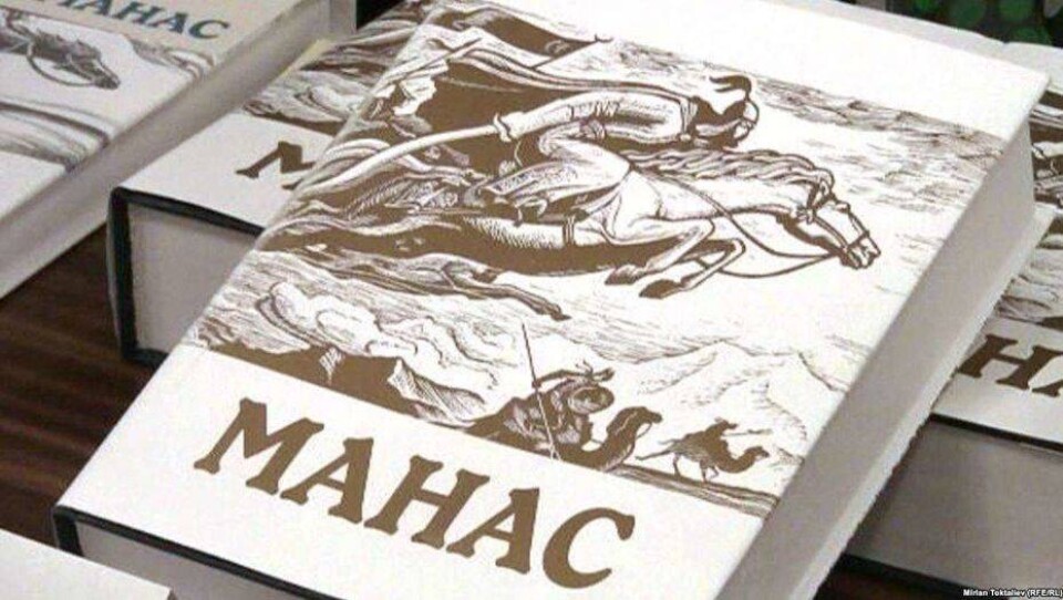 Глава аппарата президента КР призвал покаяться за отказ слушать эпос "Манас"