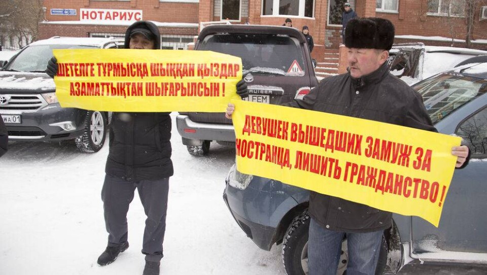 Чтобы казахстанки не выходили замуж за китайцев, астанчане просят разрешить им многожёнство 