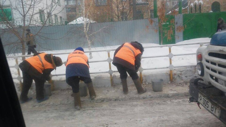 Архимеду Мухамбетову стало жалко женщин, моющих в мороз заборы Костаная